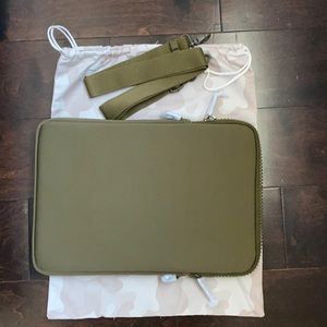 Dagne Dover laptop sleeve - dark moss, brand new